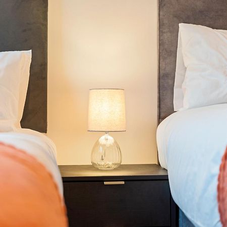 Shanti Suite - 2Bed 2Bath City Centre - Wifi - Netflix- Parking- Modern- Perfect For Family, Contractors, Leisure, Business By Shanti Nights Birmingham Ngoại thất bức ảnh