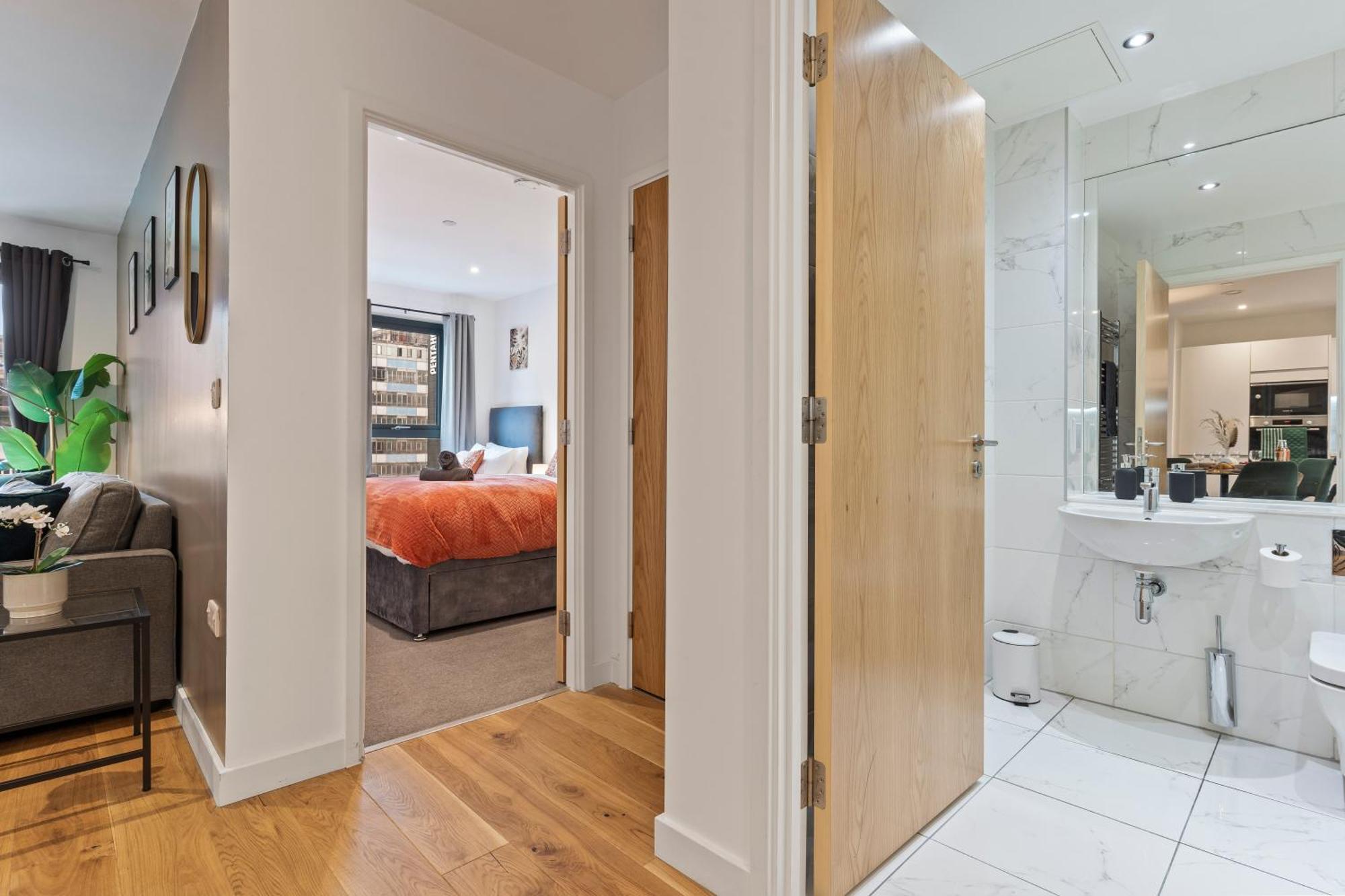 Shanti Suite - 2Bed 2Bath City Centre - Wifi - Netflix- Parking- Modern- Perfect For Family, Contractors, Leisure, Business By Shanti Nights Birmingham Ngoại thất bức ảnh